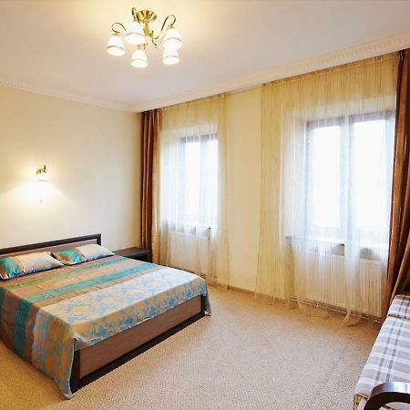 Уютная Квартира На Площади Рынок Lviv Kültér fotó