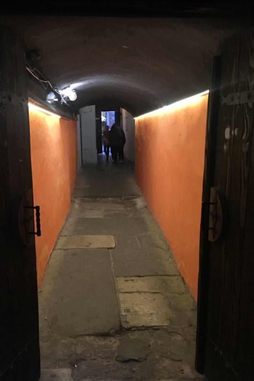 Уютная Квартира На Площади Рынок Lviv Kültér fotó